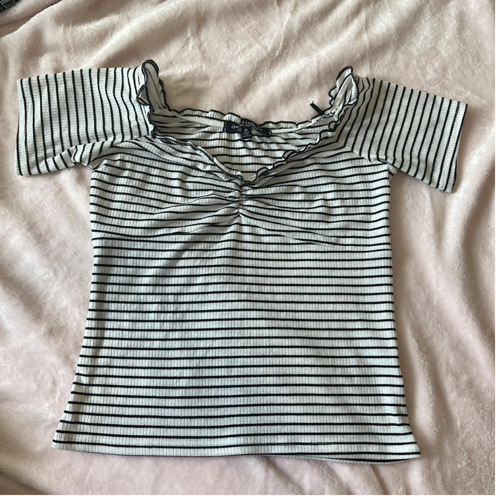 Shirts - Picture 3 of 4